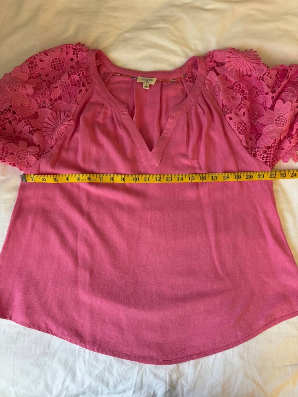 Umgee Linen Blend Bubble Pink Tunic Top M Crochet Floral Lace 3D Puff Sleeve - Picture 9 of 10